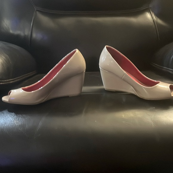 CL by Laundry Shoes - Wedge tan patent leather